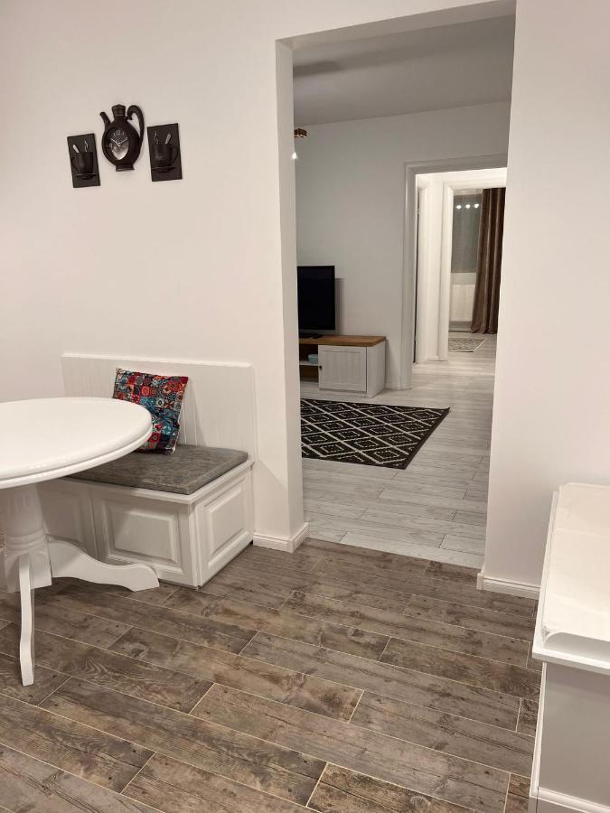 Apartament English Home 2 Camere Braşov Esterno foto