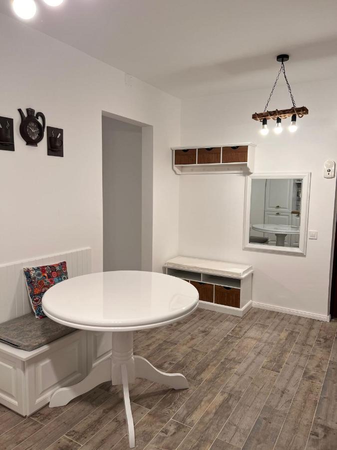 Apartament English Home 2 Camere Braşov Esterno foto