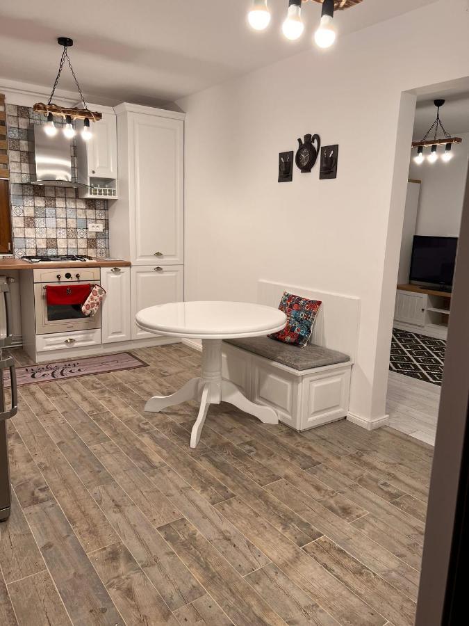 Apartament English Home 2 Camere Braşov Esterno foto